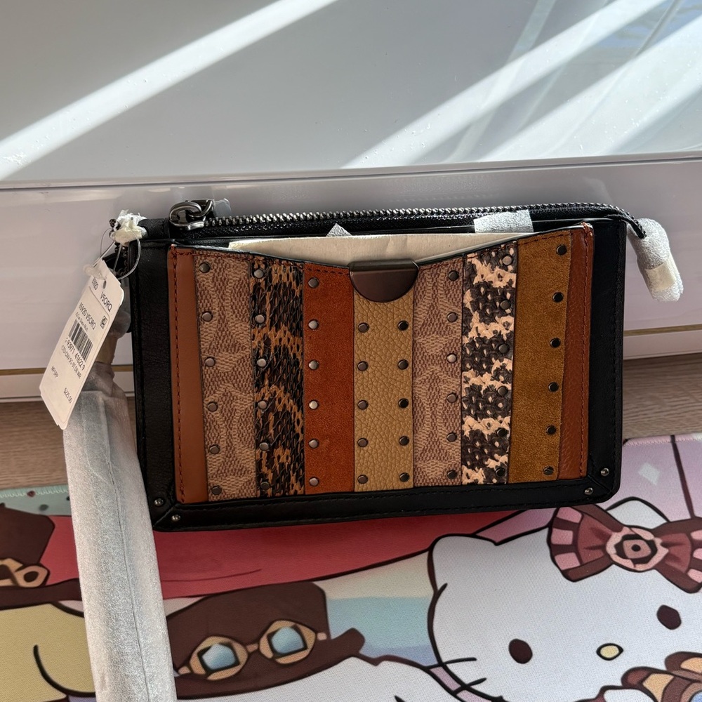Coach Glove Tanned Wristlet - RARE / HARD TO FIND !!